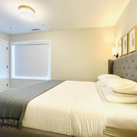 Joes Brand New 2 King Bedrooms Townhome In キャンモア エクステリア 写真